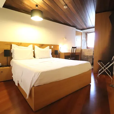 ホテル Rural Alves - Braga - Casa Alves De Torneiros 4*